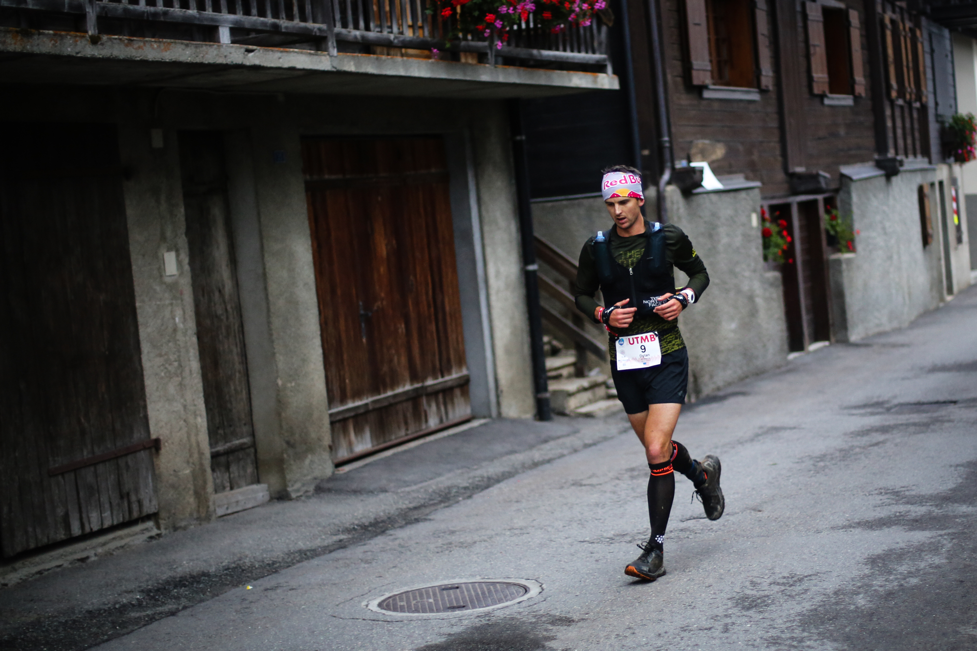 Dylan Bowman La Fouly - Kirsten Kortebein - 2017 UTMB 6