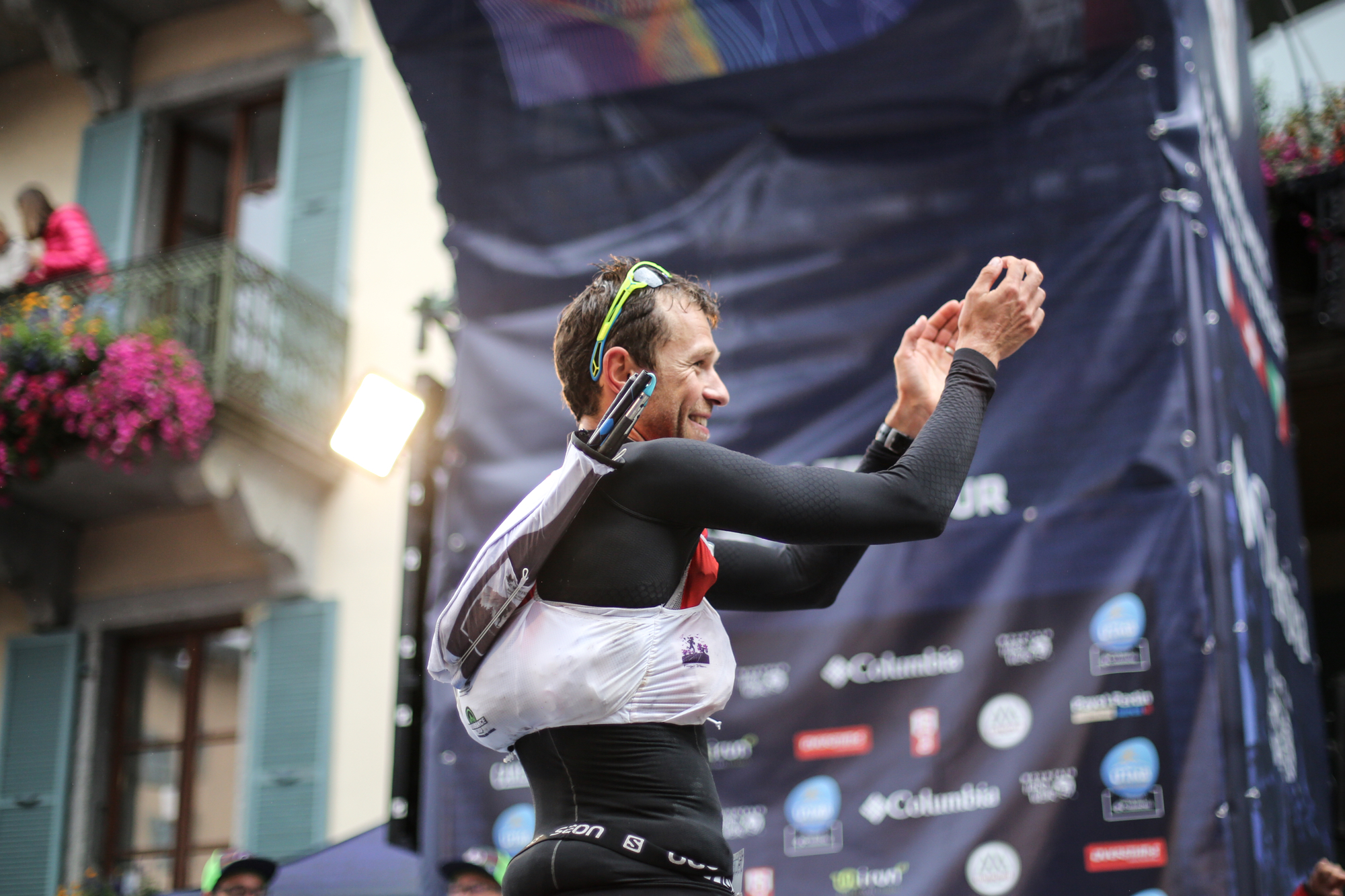 Francois D'haene finish joy - Kirsten Kortebein - 2017 UTMB 12
