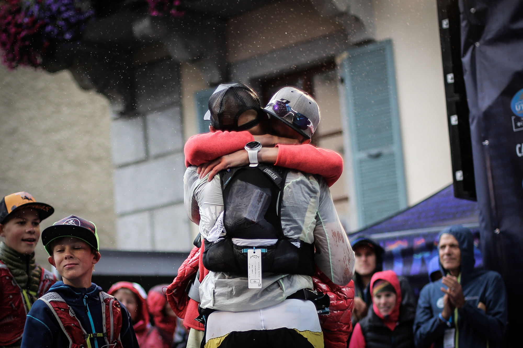 Gediminius Grinius finish - Kirsten Kortebein - 2017 UTMB 18