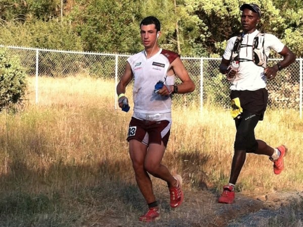 Kilian Jornet wearing his waterbottle gloves and cool clothing at Western States 2011. Kilian Jornet Western States gloves