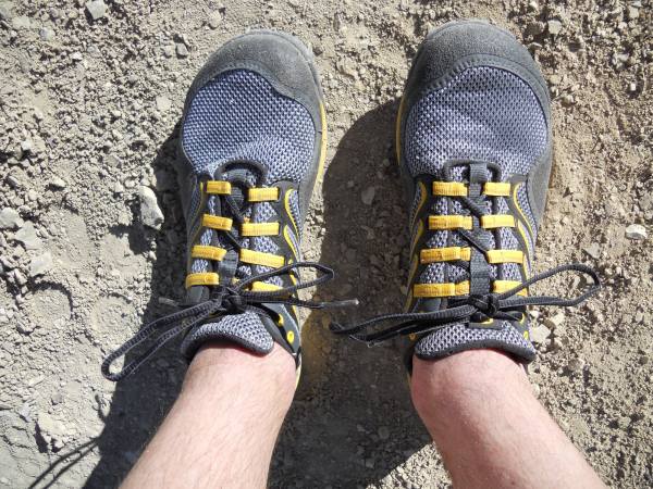 new balance minimus vs merrell trail glove