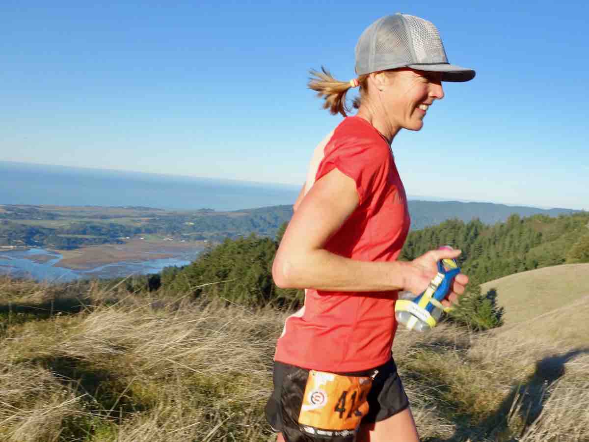 Stephanie Violett - 2016 TNF50 Mile - handheld water bottle
