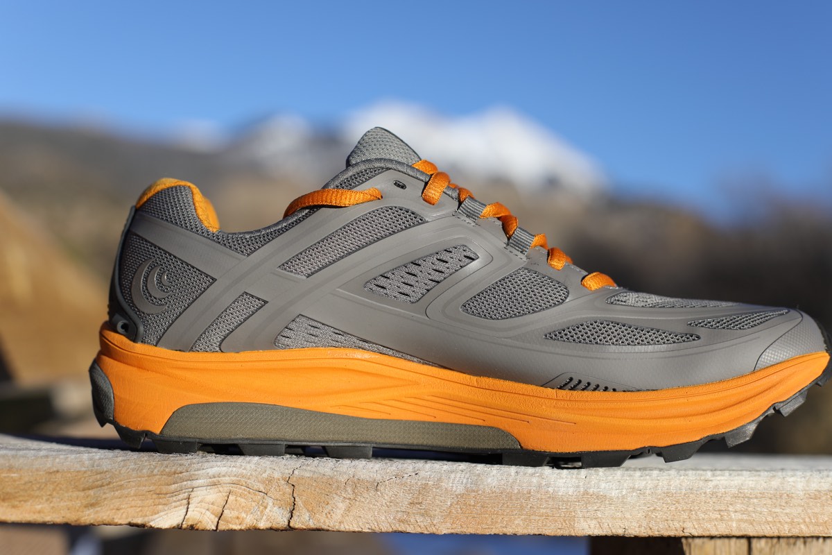 topo ultraventure vs altra lone peak