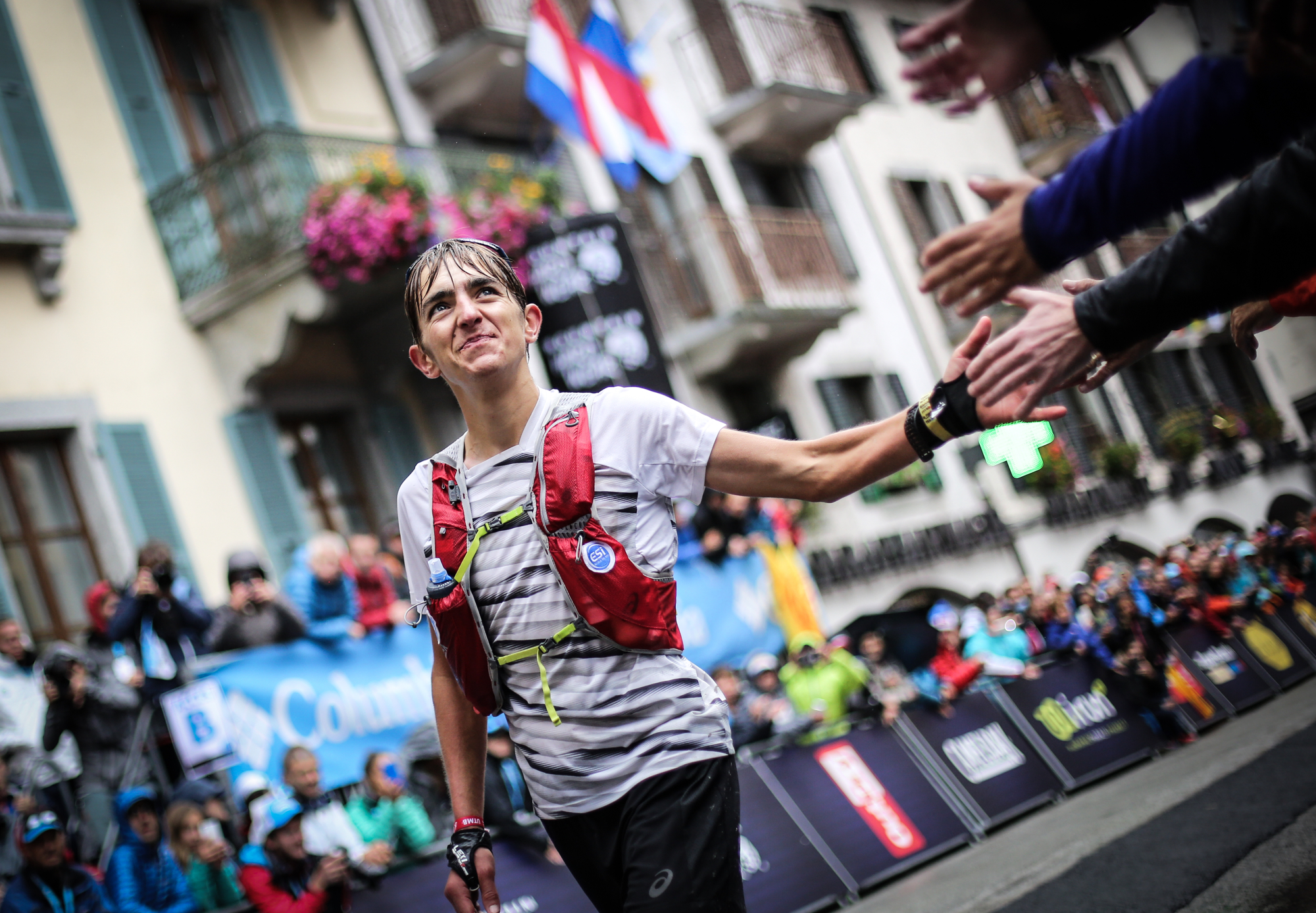 Xavier Thevenard finish - Kirsten Kortebein - 2017 UTMB 17